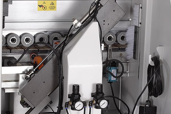 SE-108B全自動直線封邊機